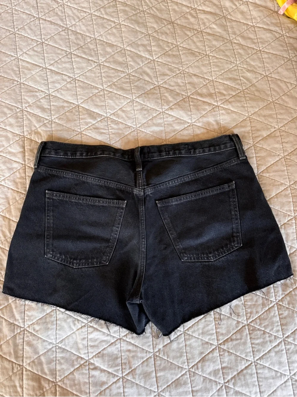 NWOT Universal Thread 90s Baggy Shorts Black Denim Raw Hem Button Fly Size 12